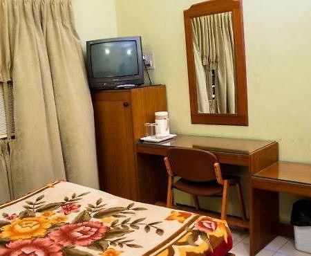Hotel Bombay Tiffanys Mysore Ngoại thất bức ảnh